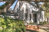 Big Oak on Butler Hotels Santiago