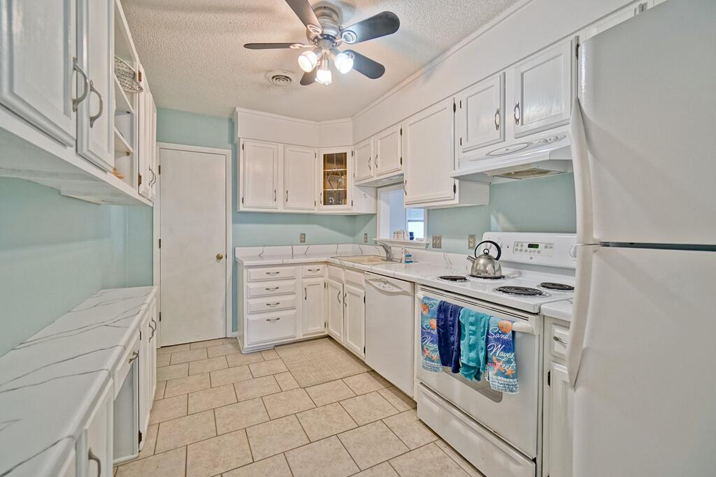 Bikini Tops & Flip Flops - thumb 2