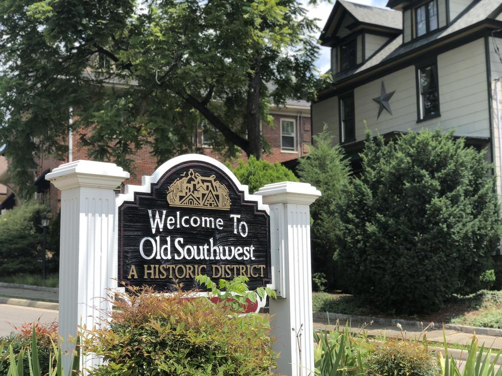 Black Lantern Inn - thumb 2