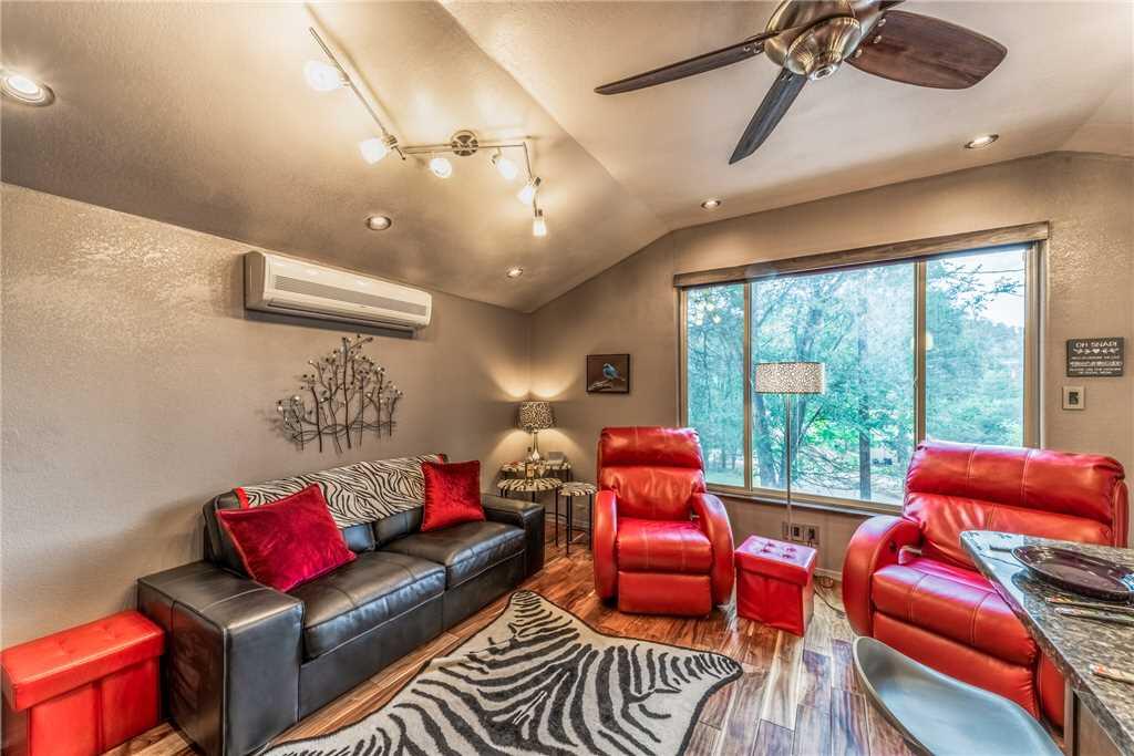 Blissful Hills, 2 Bedrooms, WiFi, HDTV, Grill, Sleeps 4 - thumb 3