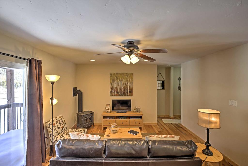 Blue River Condo With Mtn Views, Less Than 8Mi To Breck Ski! - thumb 3