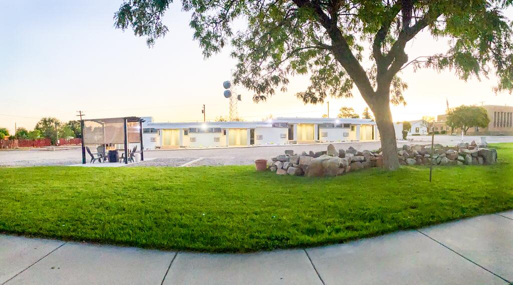 Blue Sage Inn & Suites - thumb 0