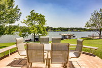 Blue Water Lake House USA Accommodation