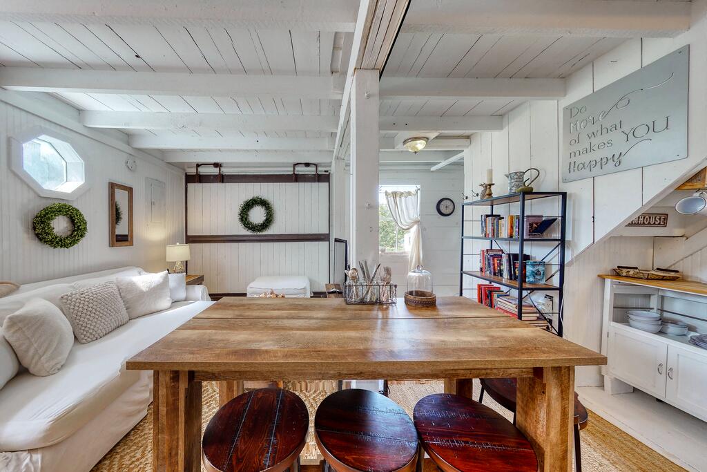 Boothbay Barn - thumb 3