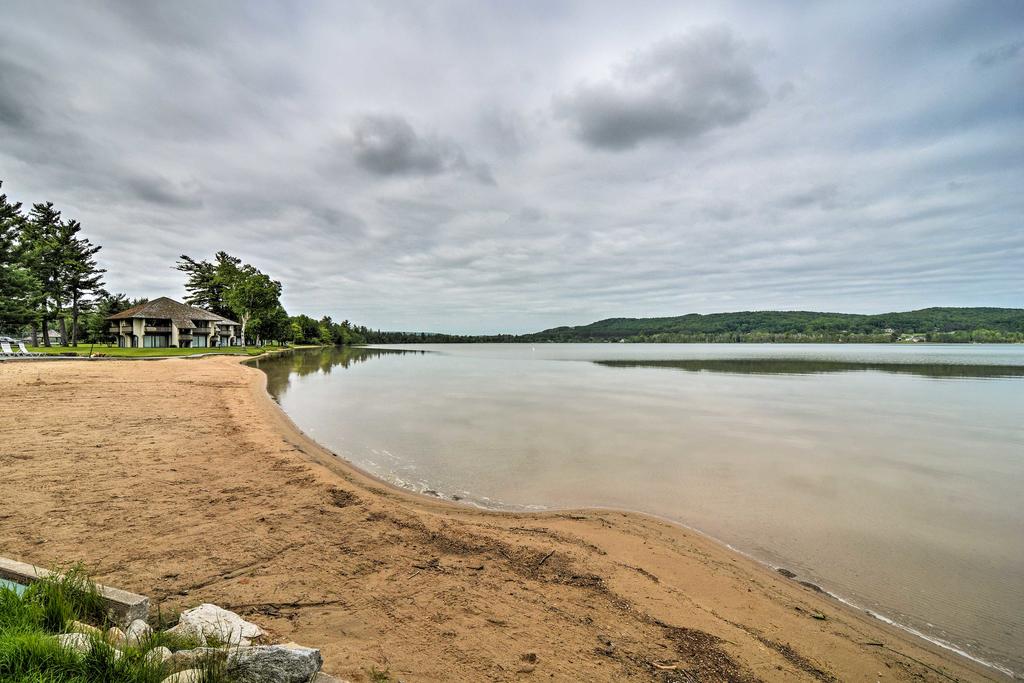 Boyne Falls Home - Walk To Ski Resort & Fairways! - thumb 2