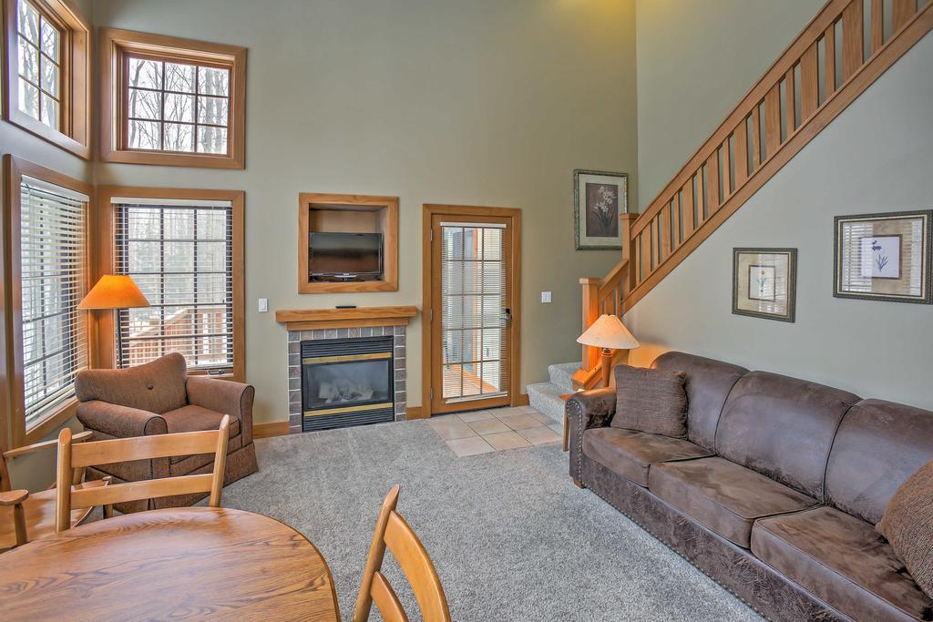 Boyne Falls Townhome With Forest Views-Walk To Lifts! - thumb 3