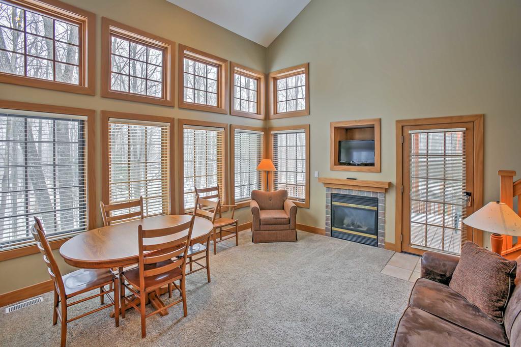 Boyne Falls Townhome With Forest Views-Walk To Lifts! - thumb 2