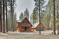 Brand-New Wooded Retreat with Luxe Interior  Deck cabin Hotels Santiago