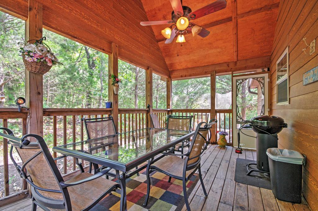 Branson Little Cedar Resort-Style Cabin With Porch! - thumb 1