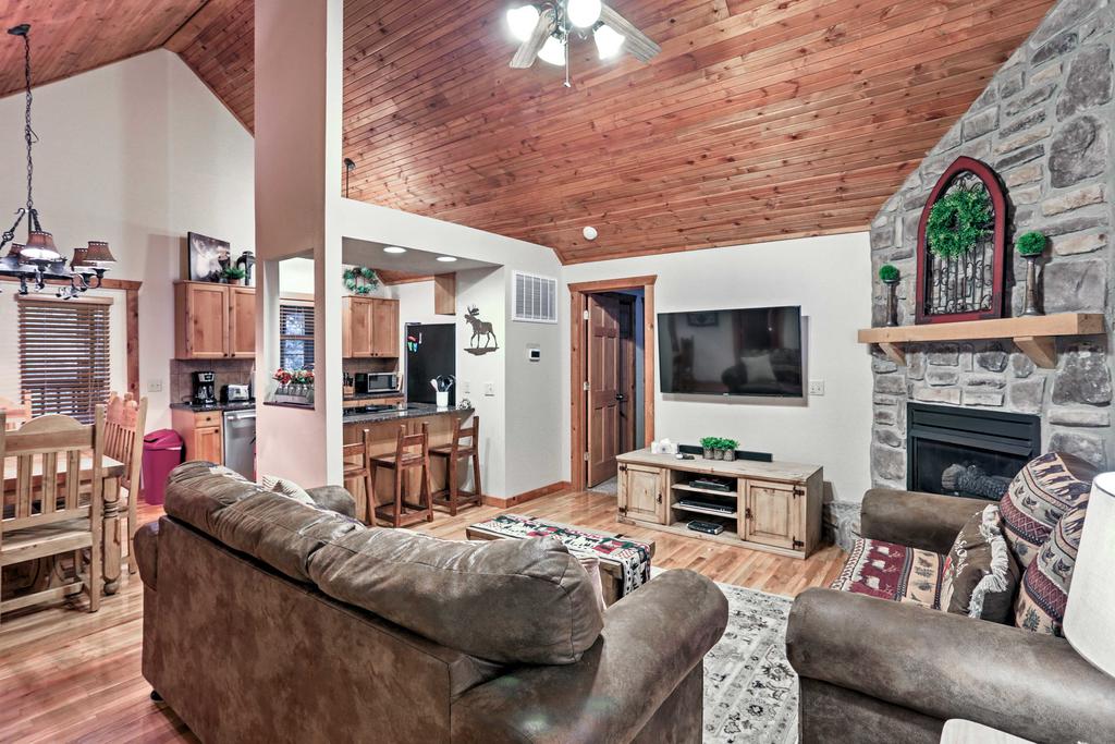 Branson West Cabin With Great Community Amenities! - thumb 2
