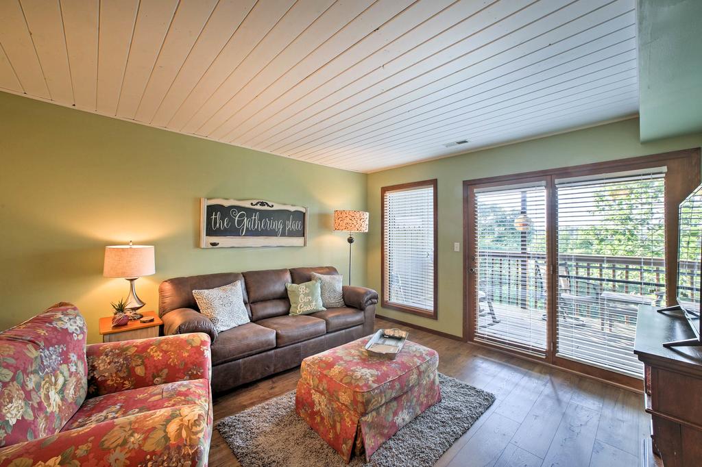 Branson West Condo With Pool & Fishing Lake Access! - thumb 0