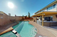 Breeze by the Pool USA Accommodation