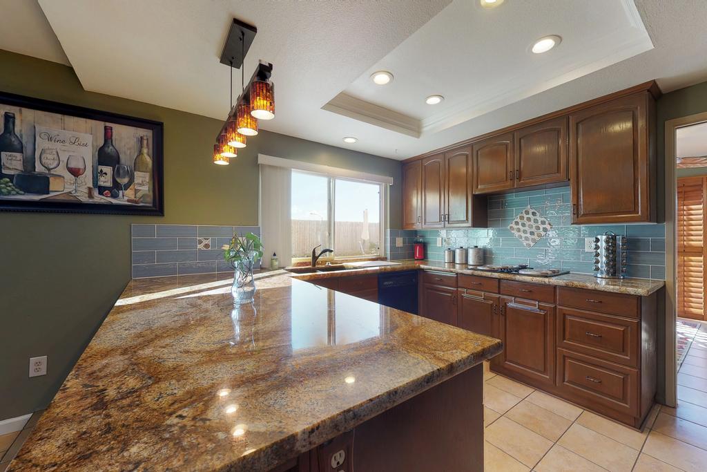 Breeze By The Pool - thumb 2