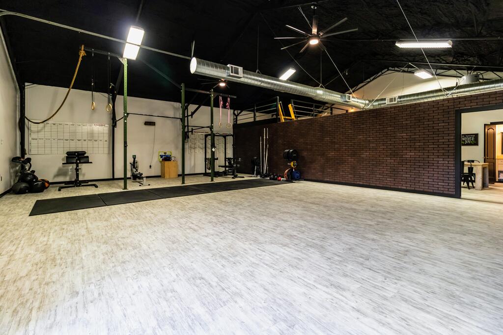 Bricktown Barbell Loft - thumb 3