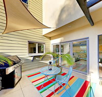 Bright  Breezy Retreat - Walk to Tamarack Beach home - USA Accommodation