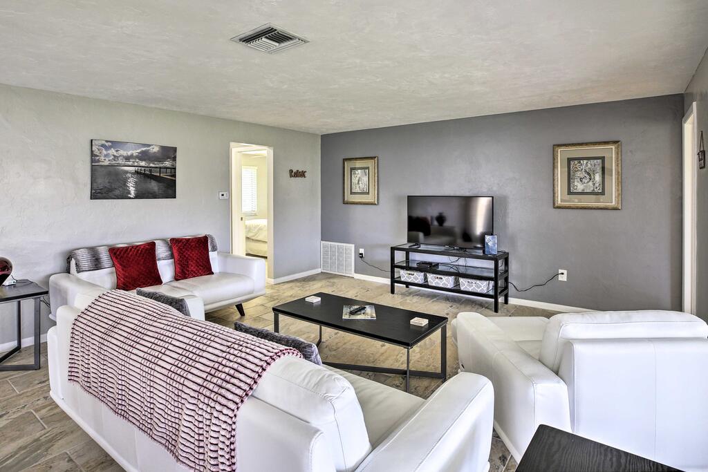 Bright Canalfront House With Boat Dock & Patio! - thumb 3