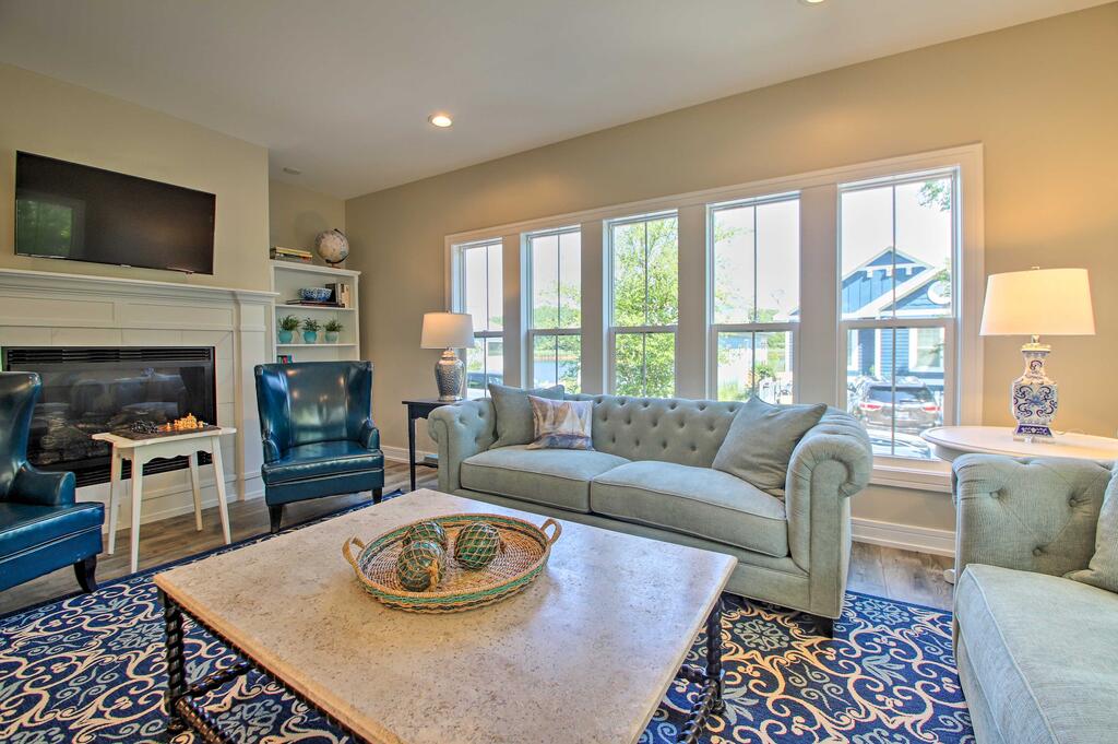 Bright Cottage With Deck & View - Walk To Lake! - thumb 3