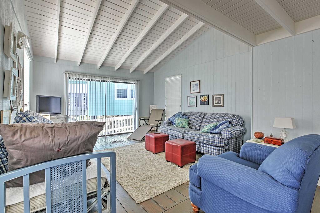 Bright Home With Ocean Views And Deck - Walk To Beach! - thumb 3