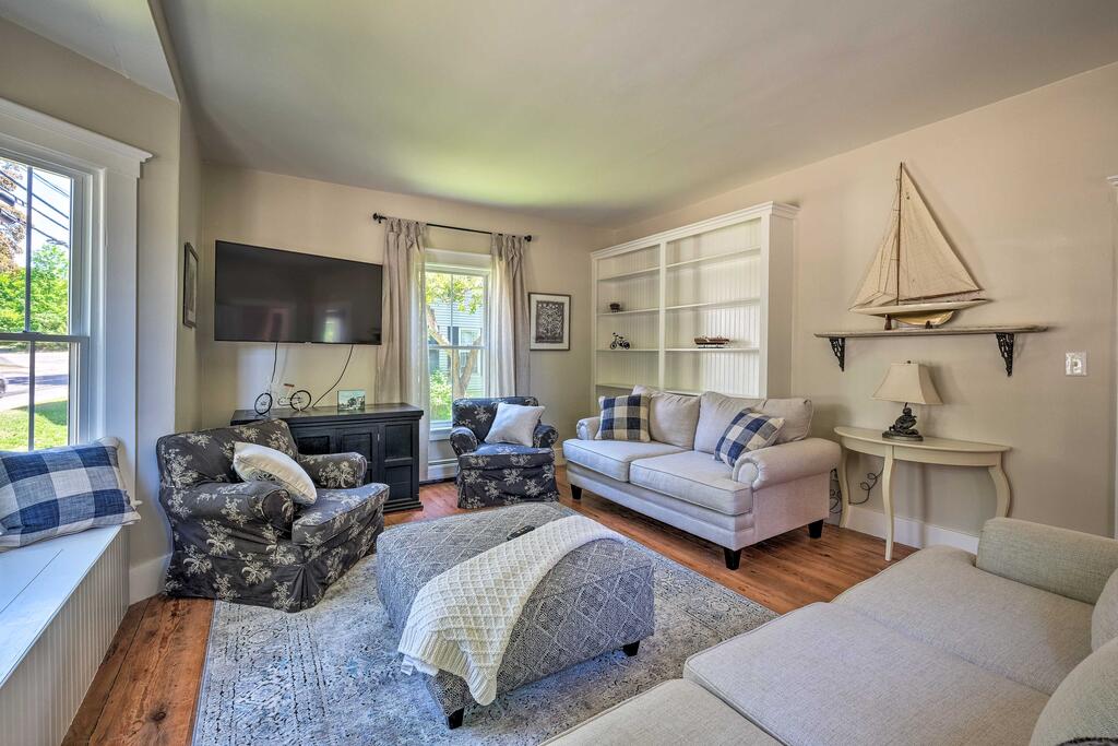 Bright Lake Winnipesaukee Home - Walk To Town - thumb 3