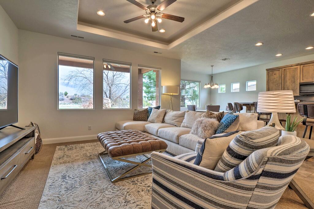Bright Modern Abode - 32 Miles To Zion Nat'l Park! - thumb 3