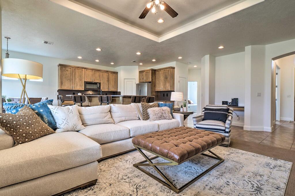 Bright Modern Abode - 32 Miles To Zion Nat'l Park! - thumb 2