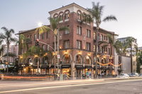 Broadlind Hotel Tourism Bookings