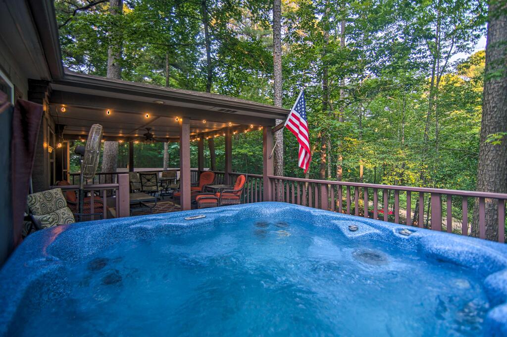Broken Bow Oasis - Fire Pit, Pool Table, Patio - thumb 0