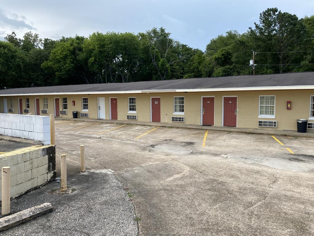 Budget Inn - thumb 2