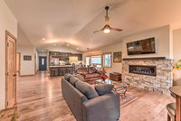 Buena Vista Home with Central AC 1 Block to Main St USA Accommodation