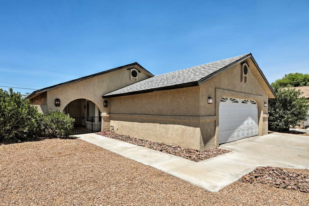 Bullhead City Home W/Patio, 2 Blocks To CO River! - thumb 0