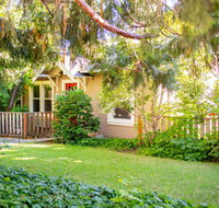 Bullion Street COTTAGES. 1/2 BLOCK WALK TO ALL (C) - Tourism Bookings