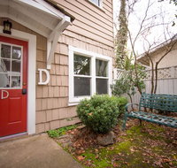 Bullion Street COTTAGES. 1/2 BLOCK WALK TO ALL (D) - Tourism Bookings