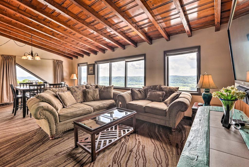 Burkesville Apartment With Views & Pool Access! - thumb 0