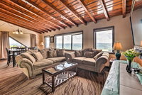 Burkesville Apartment with Views  Pool Access Hotels Santiago