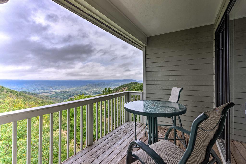 Burnsville Condo W/Balcony + Smoky Mtn. Views - thumb 1
