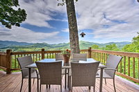 Burnsville Cottage with Deck  Blue Ridge Mtn Views Hotels Santiago
