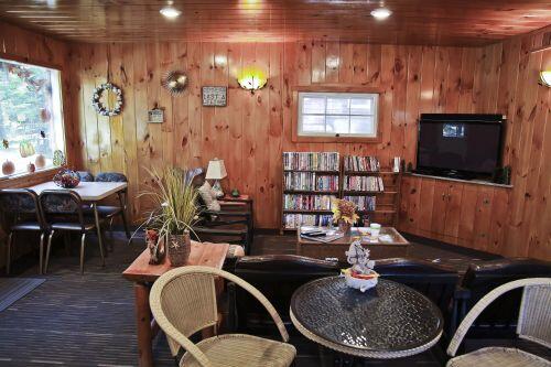 Cabin #8 - Mackinac Point Cabin - thumb 2