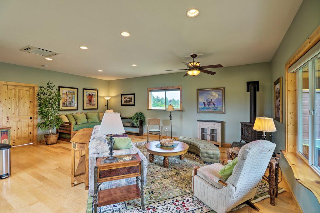 Cabin W/ Porch & View  19 Mi. To West Glacier - thumb 2