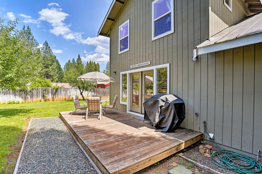 Cabin W/Backyard Space, .5 Mi To Trinity Lake - thumb 1