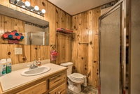 Cabin with Hot Tub and Deck Near Broken Bow Lake Tourism Bookings