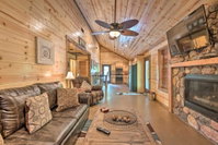 Cabin with Hot Tub Near Broken Bow Lake  Hiking Tourism Bookings