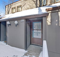 Camelback 130 - USA Accommodation