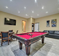 Camelback Home with Game Room 1 Min to Skiing - USA Accommodation
