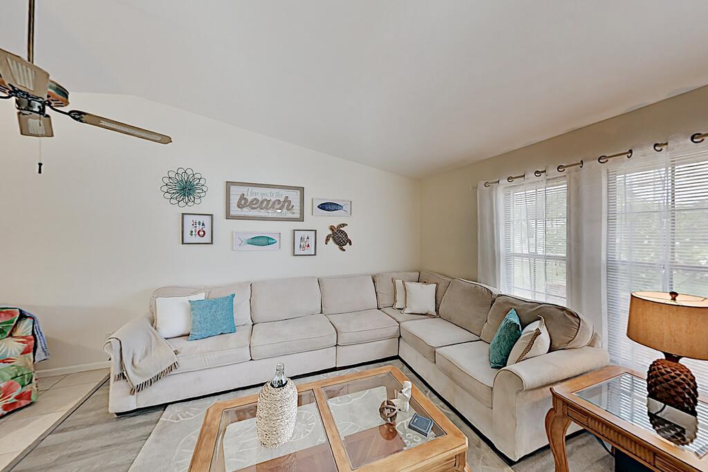 Canal-Front Getaway W/ Lanai, Dock & Kayaks Home - thumb 2