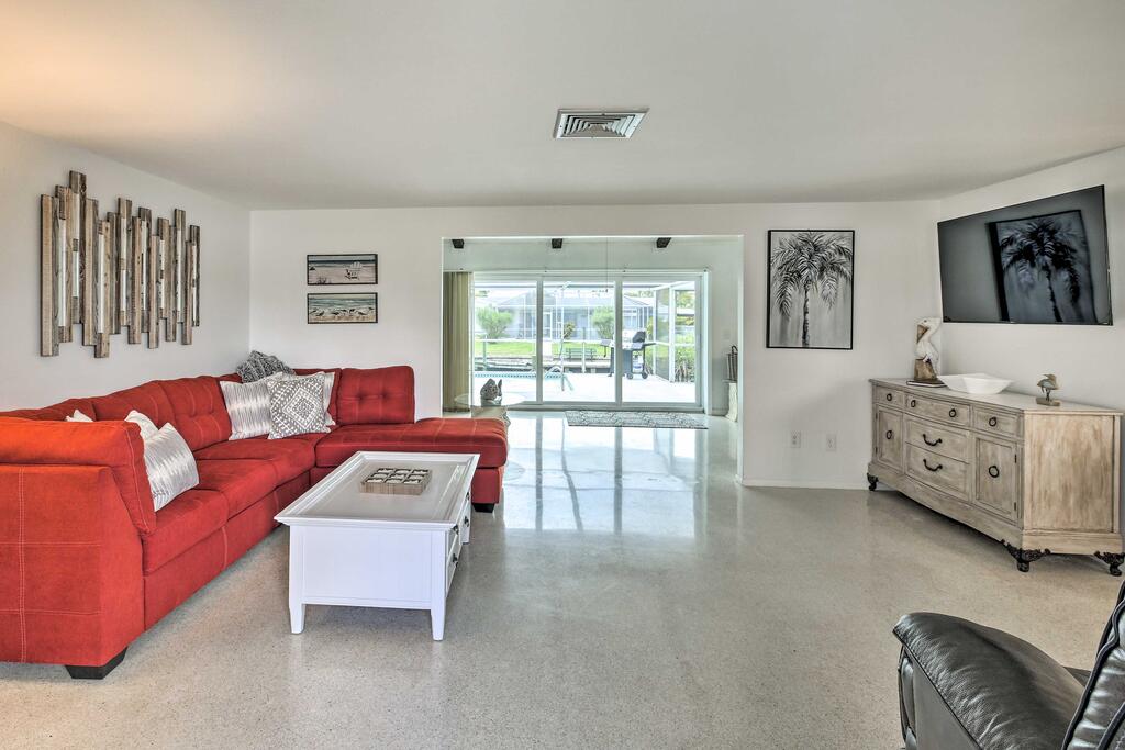 Canalfront Home With Dock&Pool, 5 Mi To Ft Myers - thumb 2