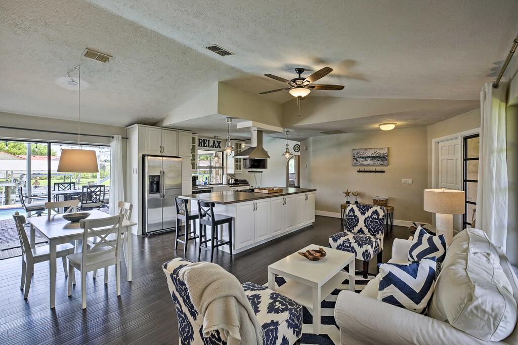 Canalfront Oasis With BBQ, Patio, Kayaks & Dock! - thumb 2