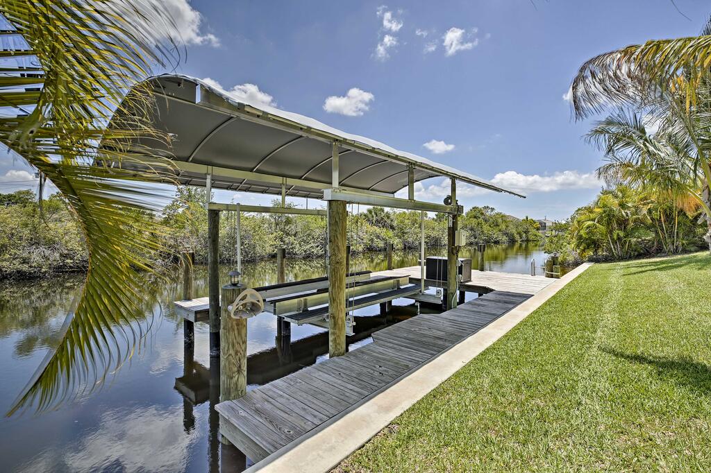Canalfront Outdoor Paradise - Pool, BBQ & Dock - thumb 2