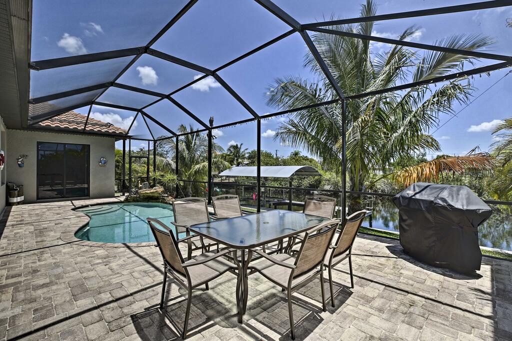 Canalfront Outdoor Paradise - Pool, BBQ & Dock - thumb 1