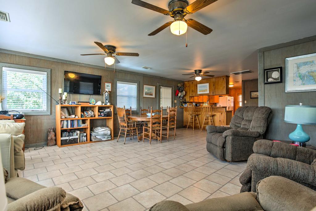 Canalfront San Leon Escape Near Kemah & Galveston! - thumb 2