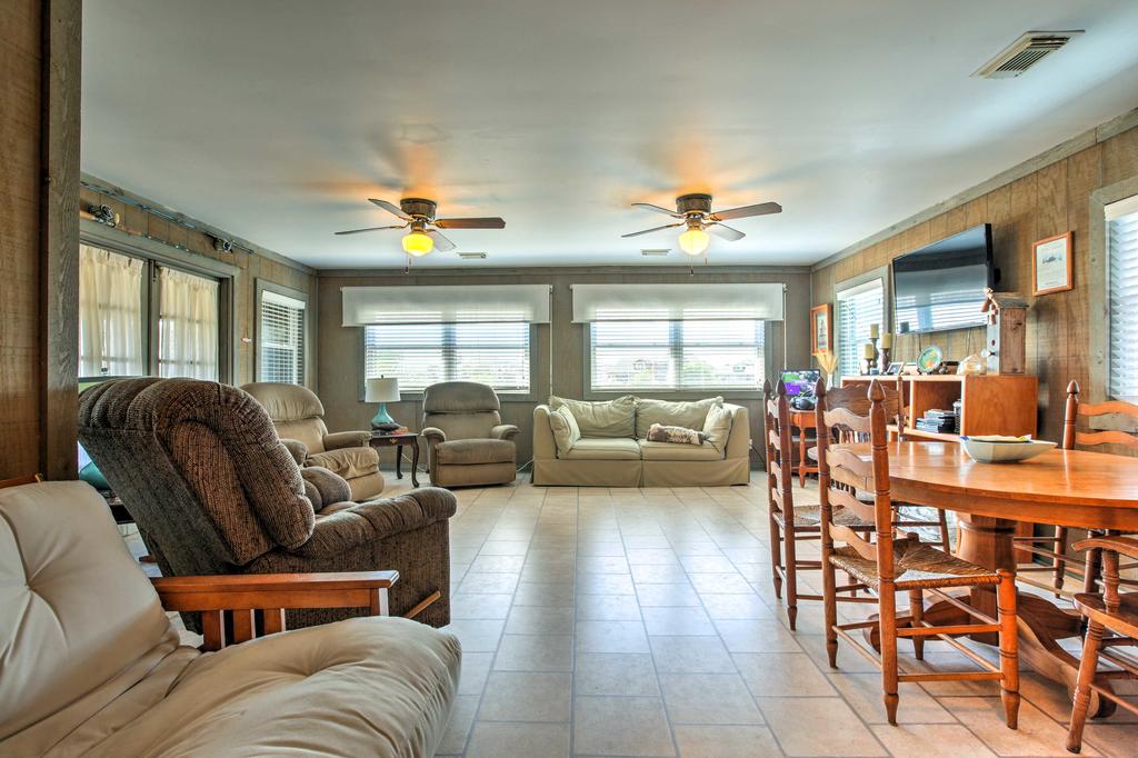 Canalfront San Leon Escape Near Kemah & Galveston! - thumb 3